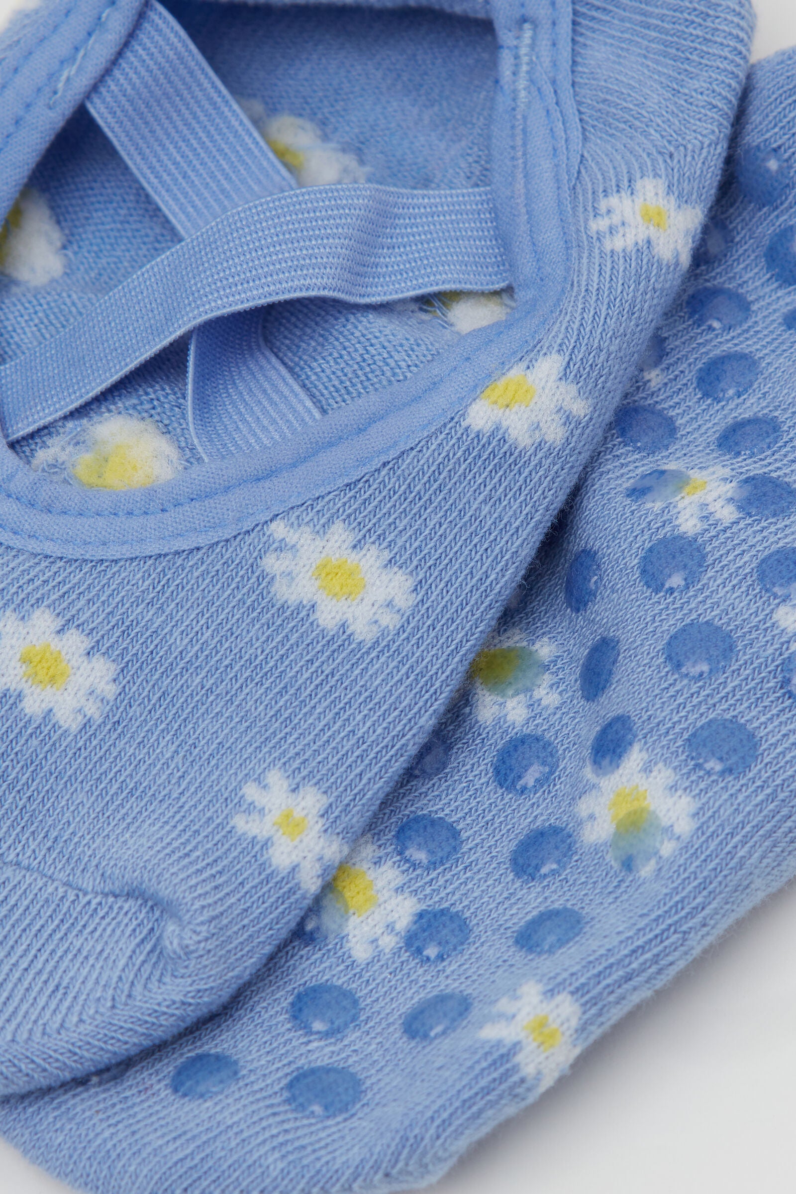 גרביים נגד החלקה