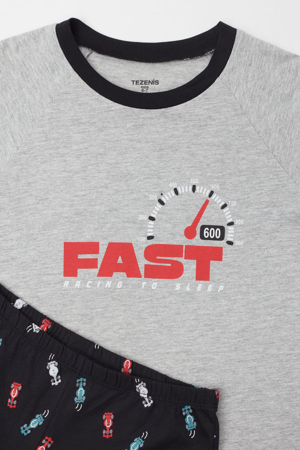 סט פיג'מה ארוכה מבד כותנה עם הדפס “Fast” לילדים