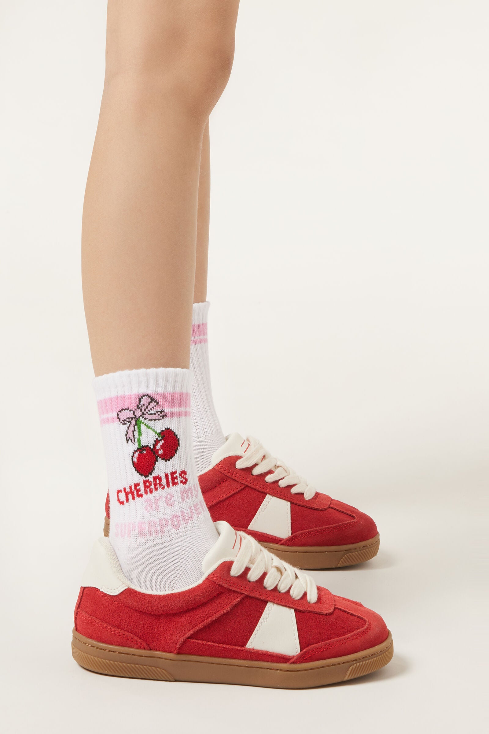 גרביים עם טקסטורה מבצבצת לילדים