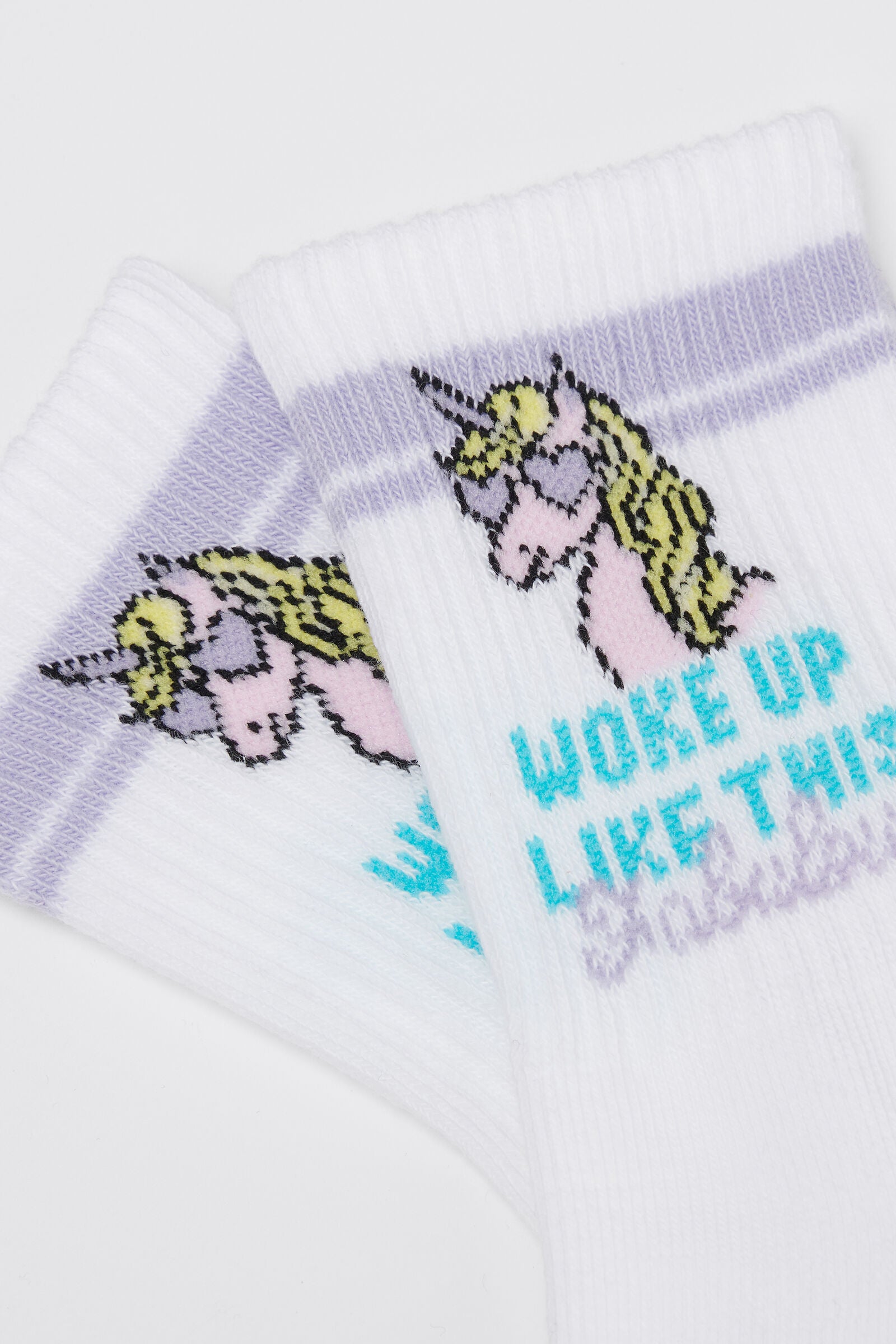 גרביים עם טקסטורה מבצבצת לילדים