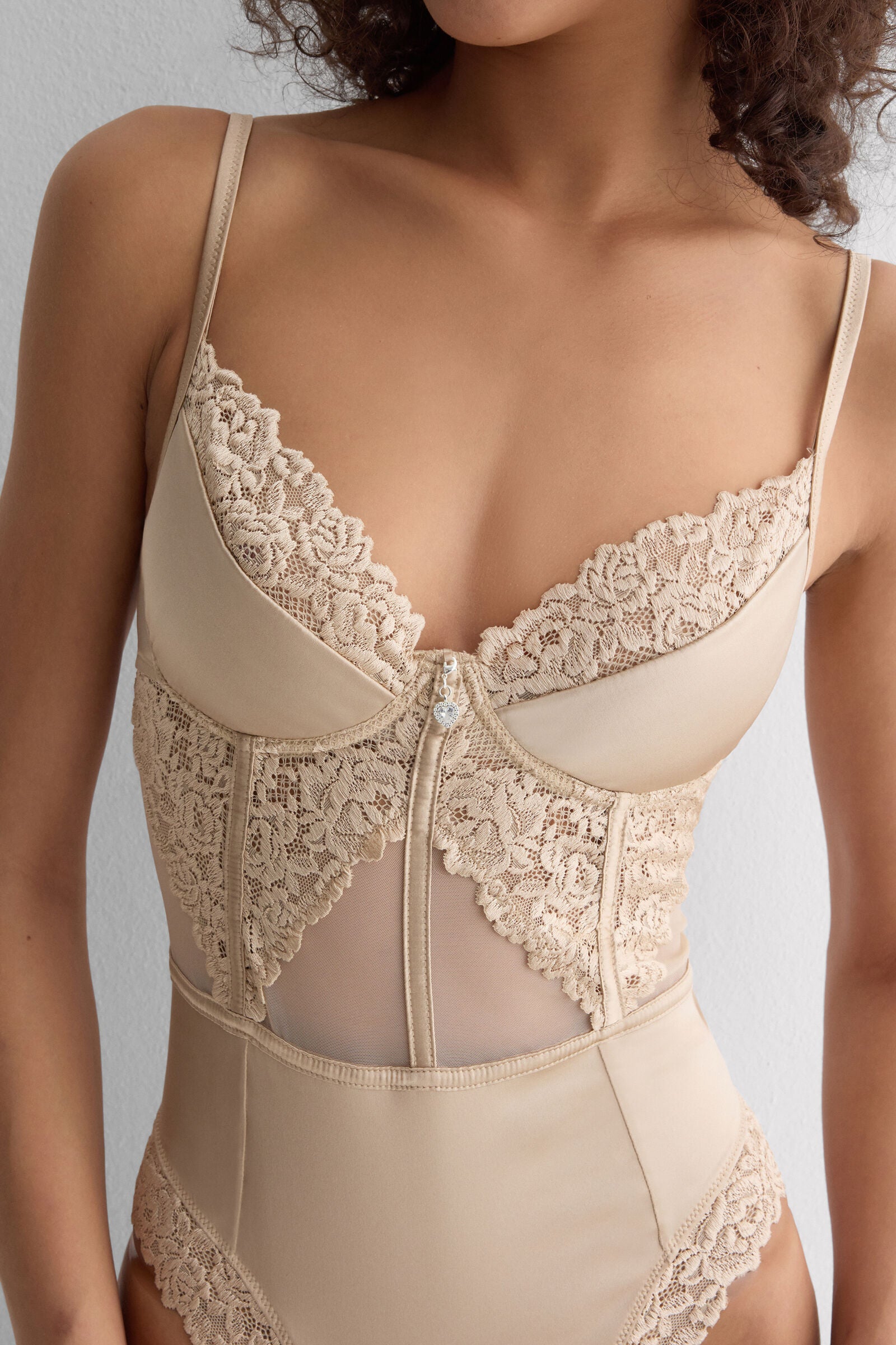 בגד גוף CARIOCA Silky FLOWERS