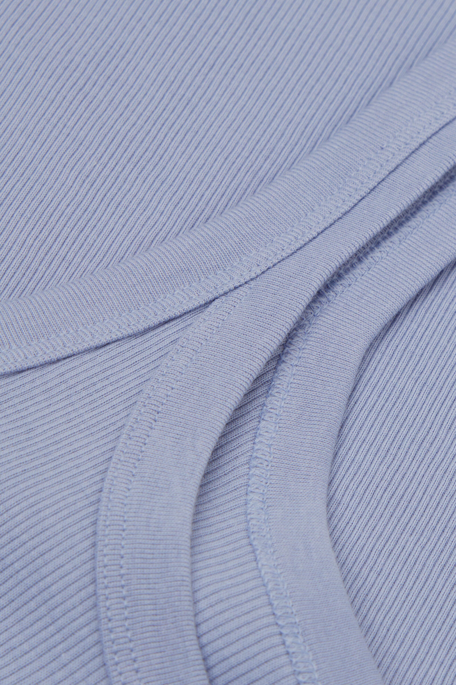 גופיית ריב צמודה