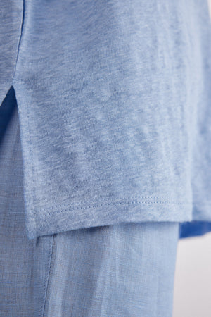 חולצה מבד פשתן עם צווארון סירה