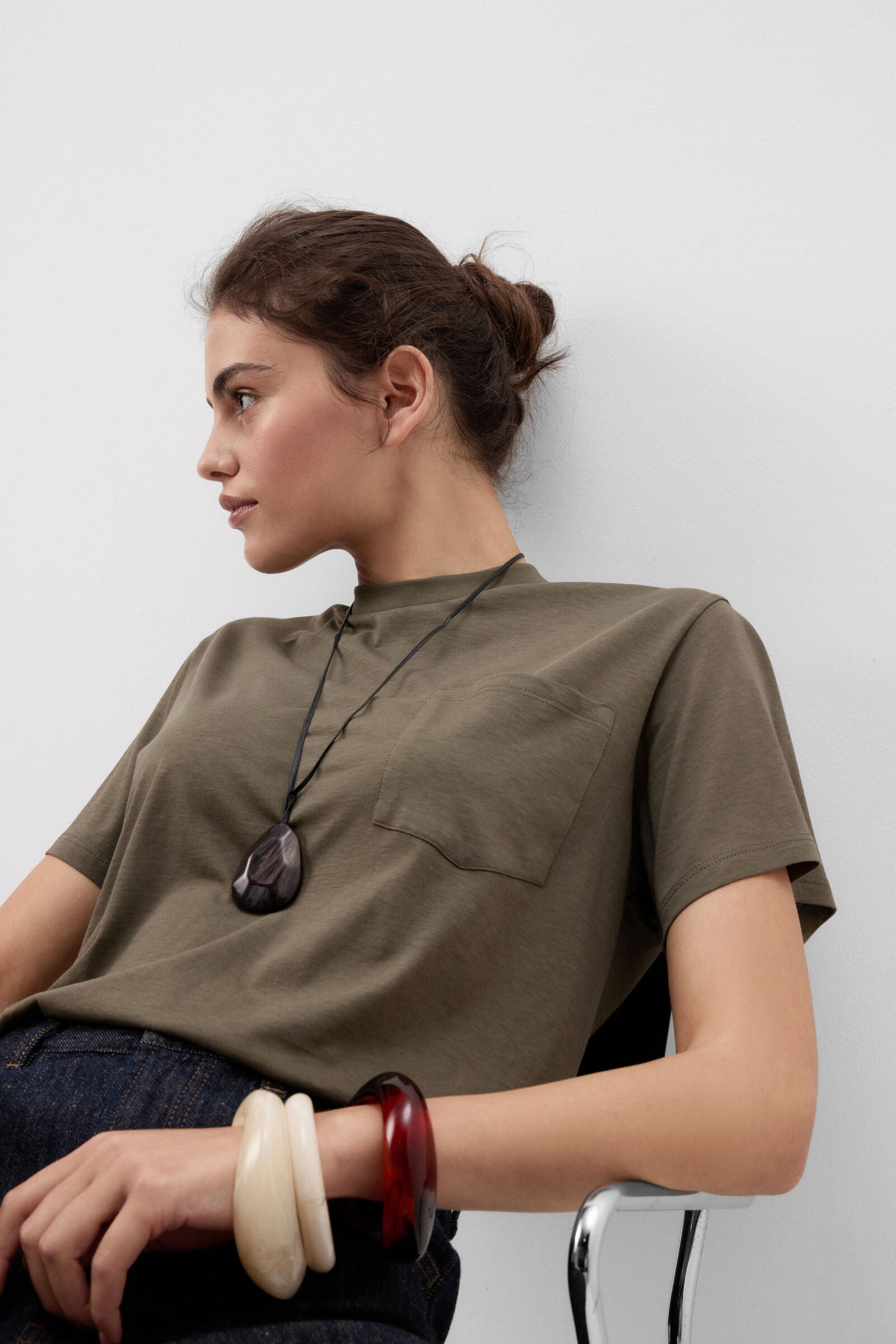 טי שירט כותנה קצרה עם כיס