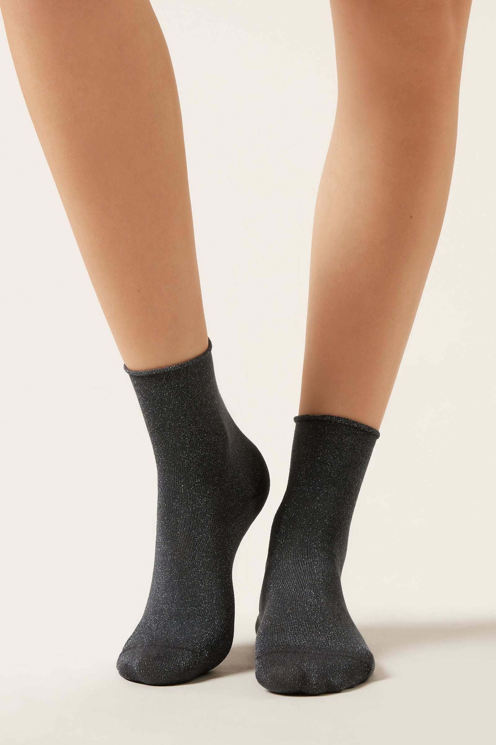 גרבי גליטר קצרות