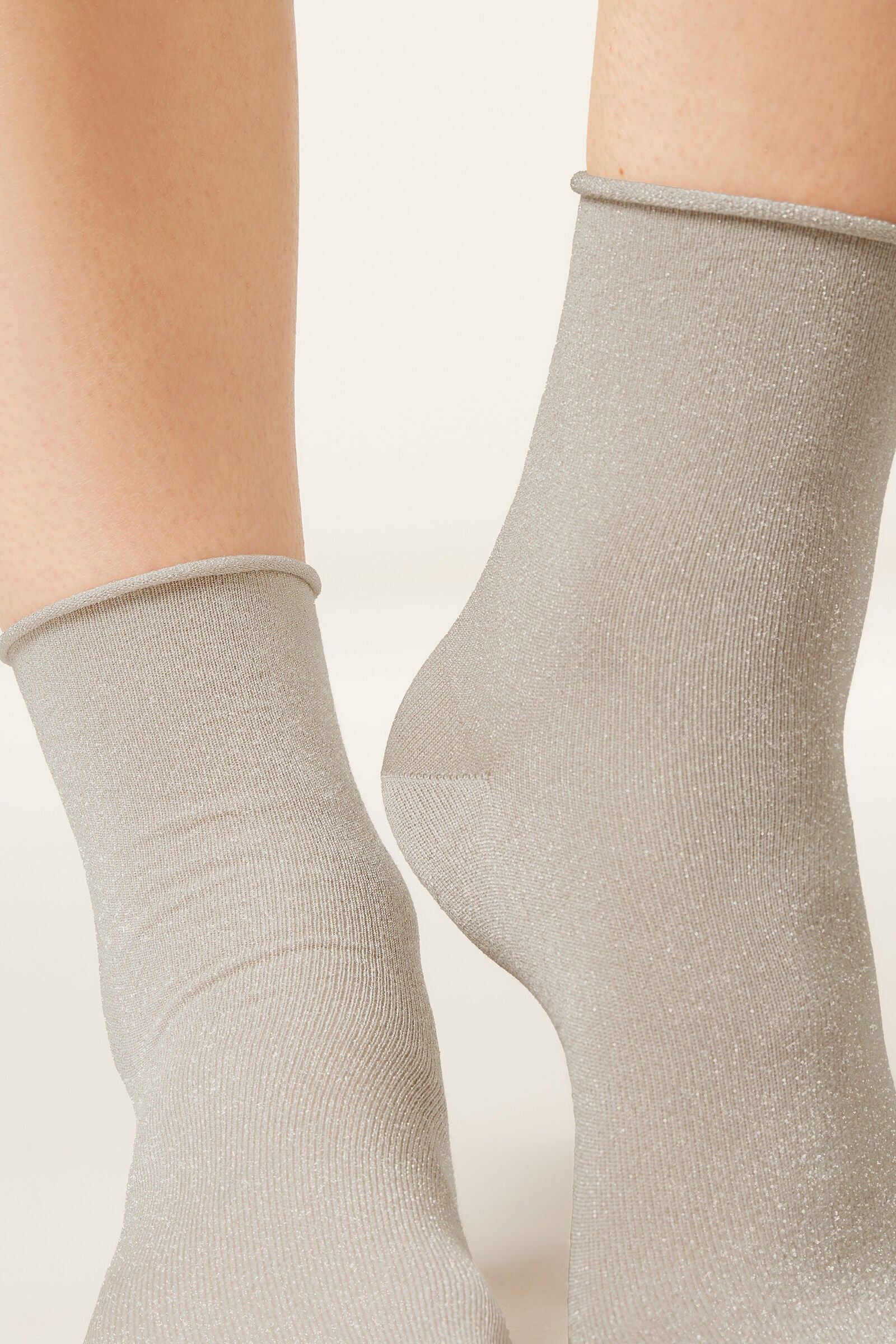 גרבי גליטר קצרות