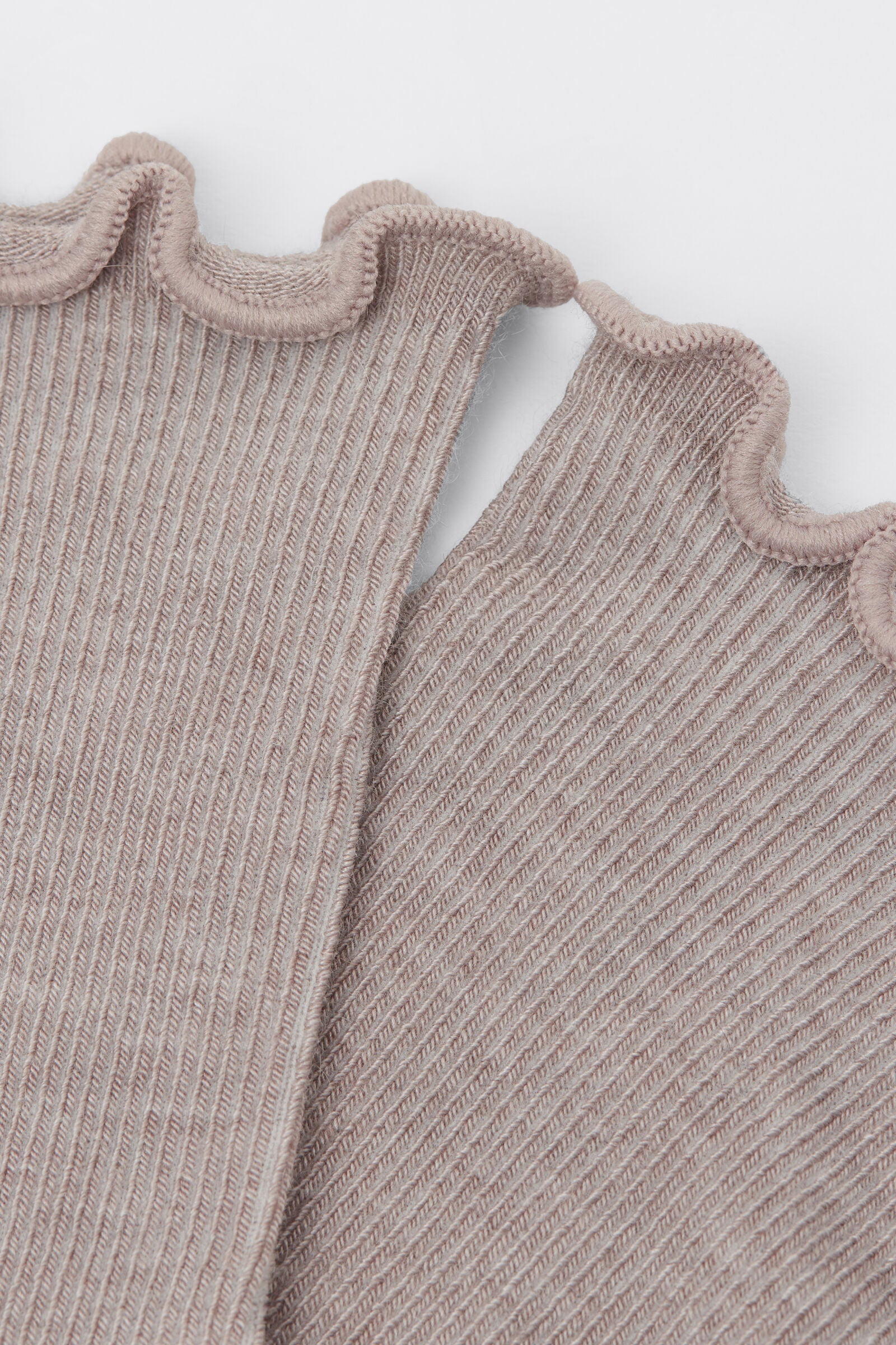 גרבי קשמיר רומנטיות