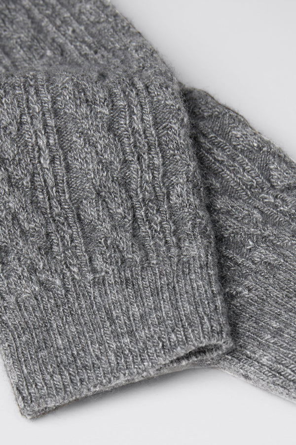 גרבי קשמיר Cable-Patterned