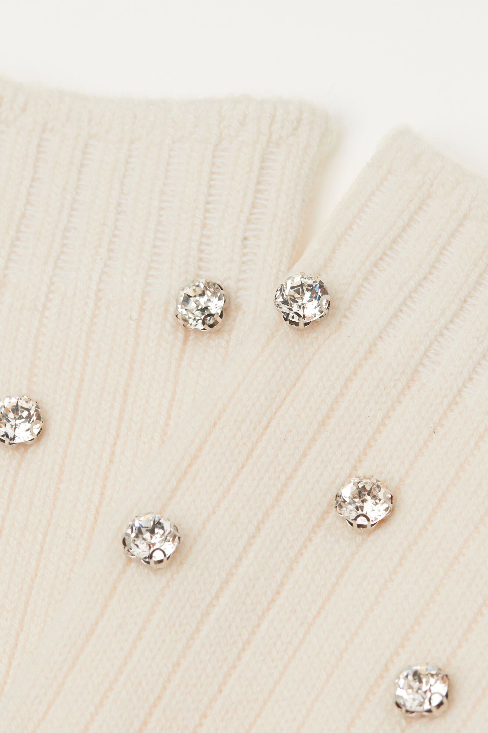 גרביים עם שיבוצי יהלומים