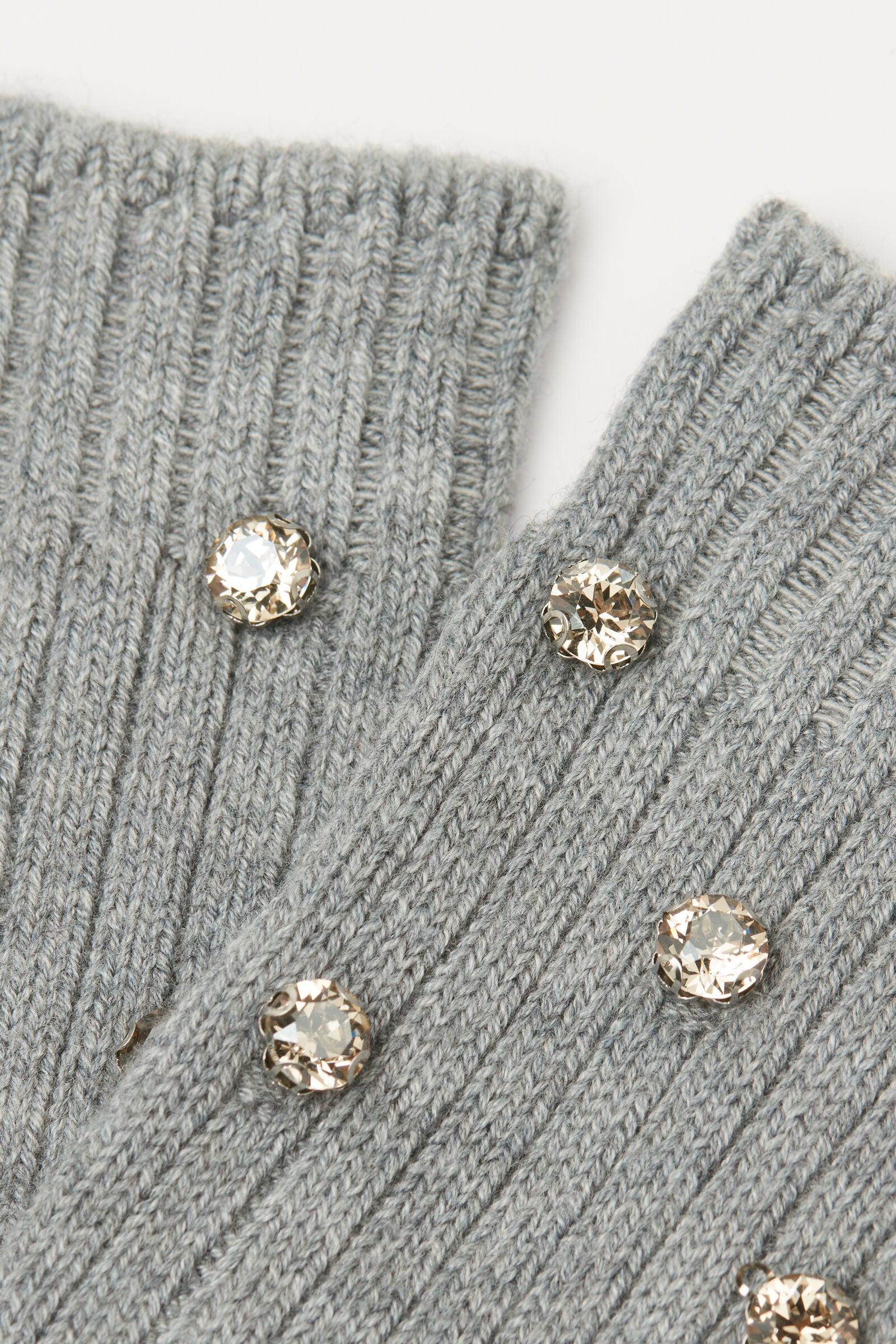 גרביים עם שיבוצי יהלומים