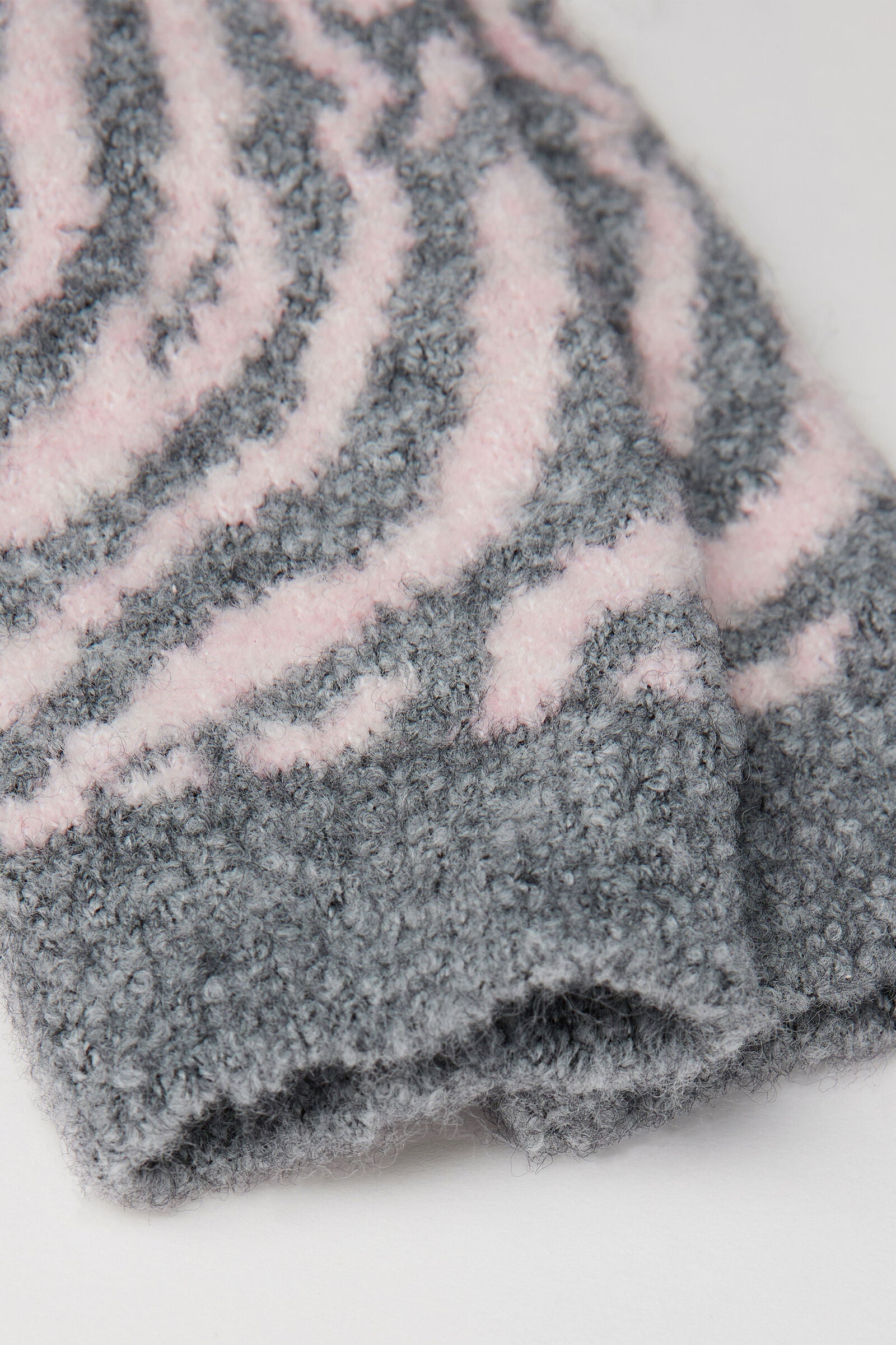 גרביים פלאפיות עם הדפס זברה