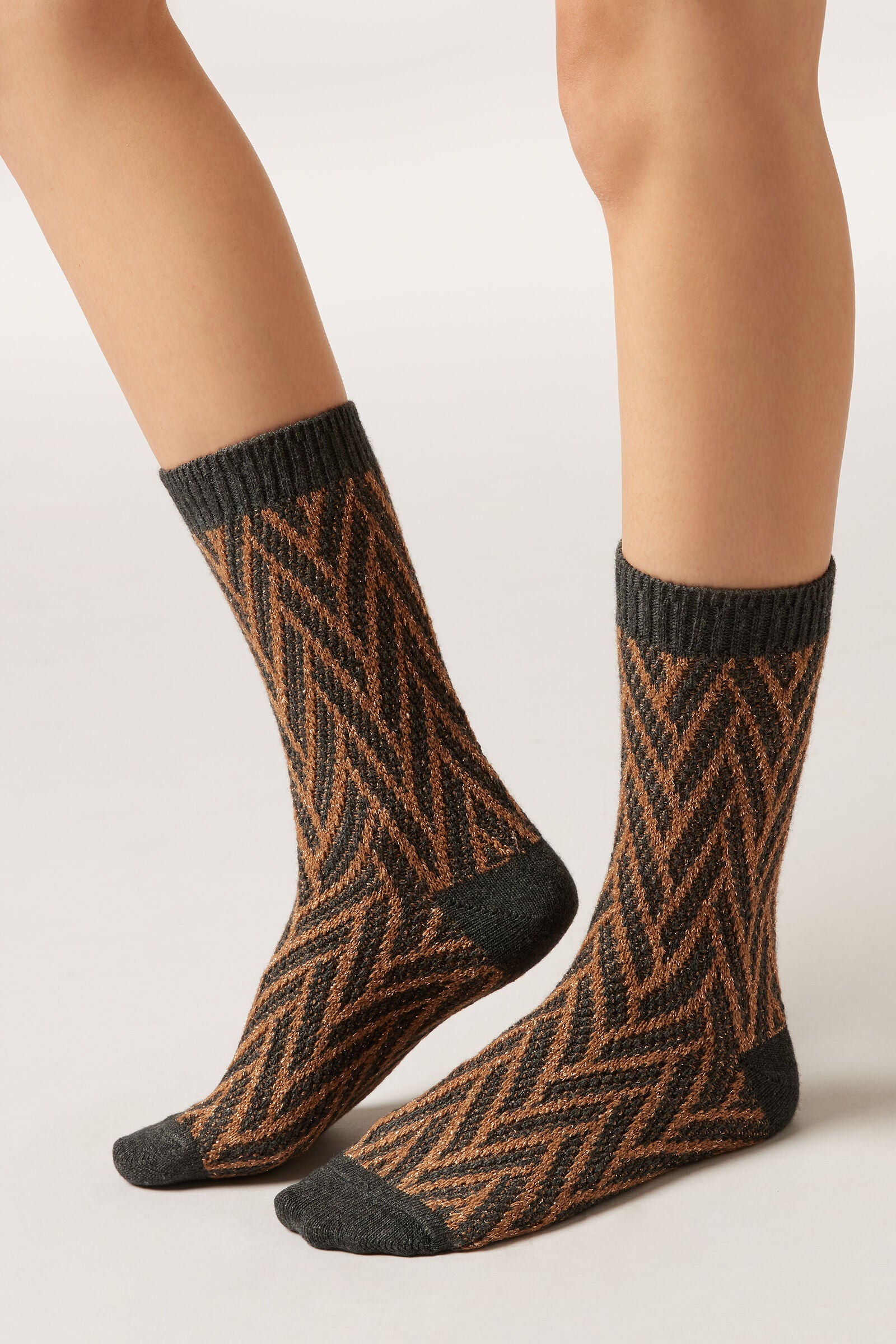 גרביים מנצנצות בדוגמת שברון