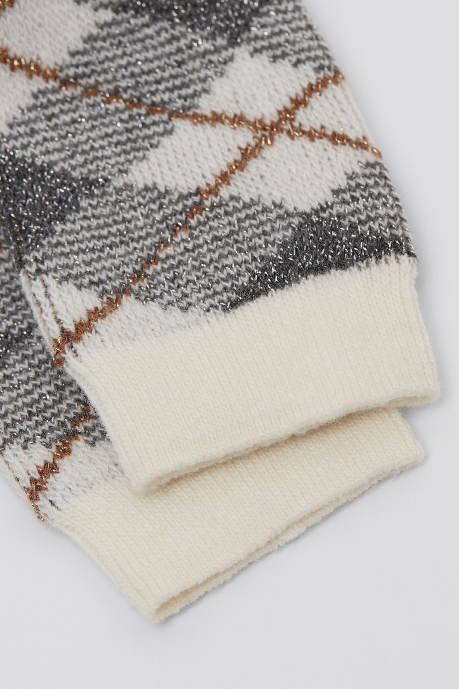 גרבי קשמיר עם משבצות Tartan