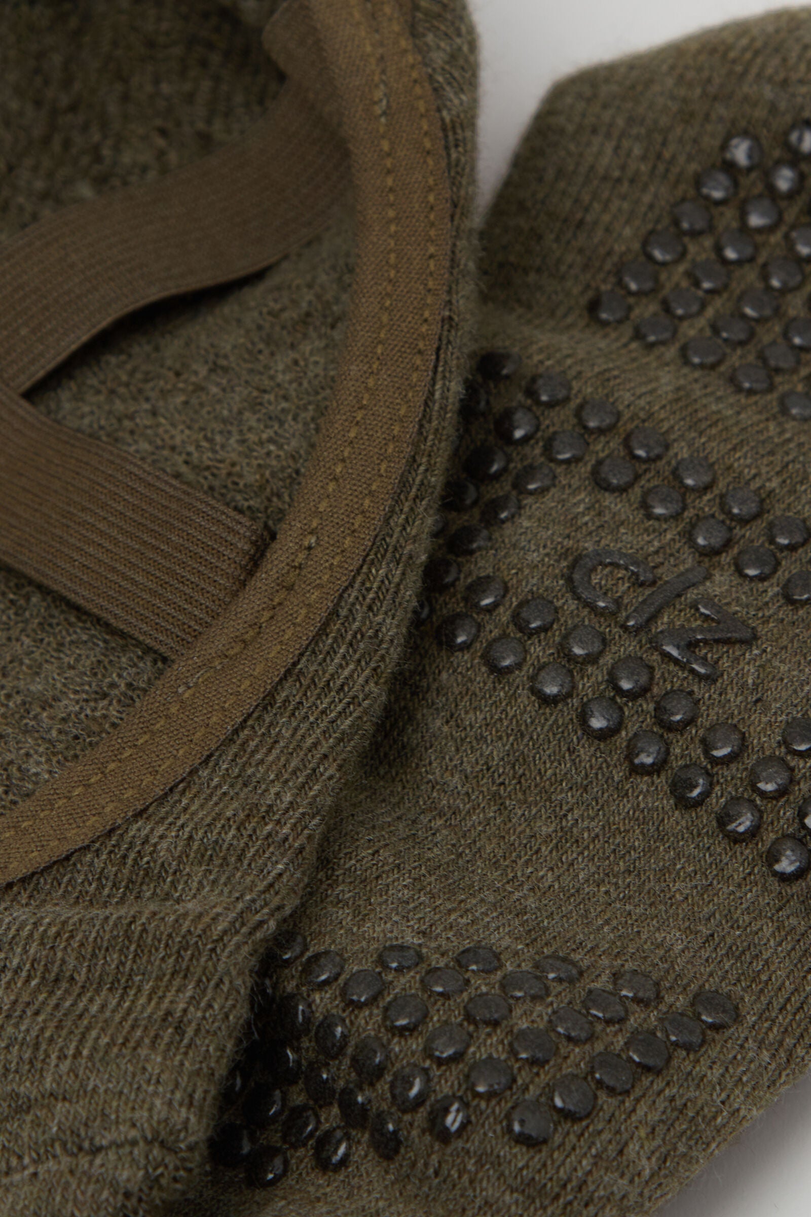 גרבי פילאטיס קריס קרוס נגד החלקה