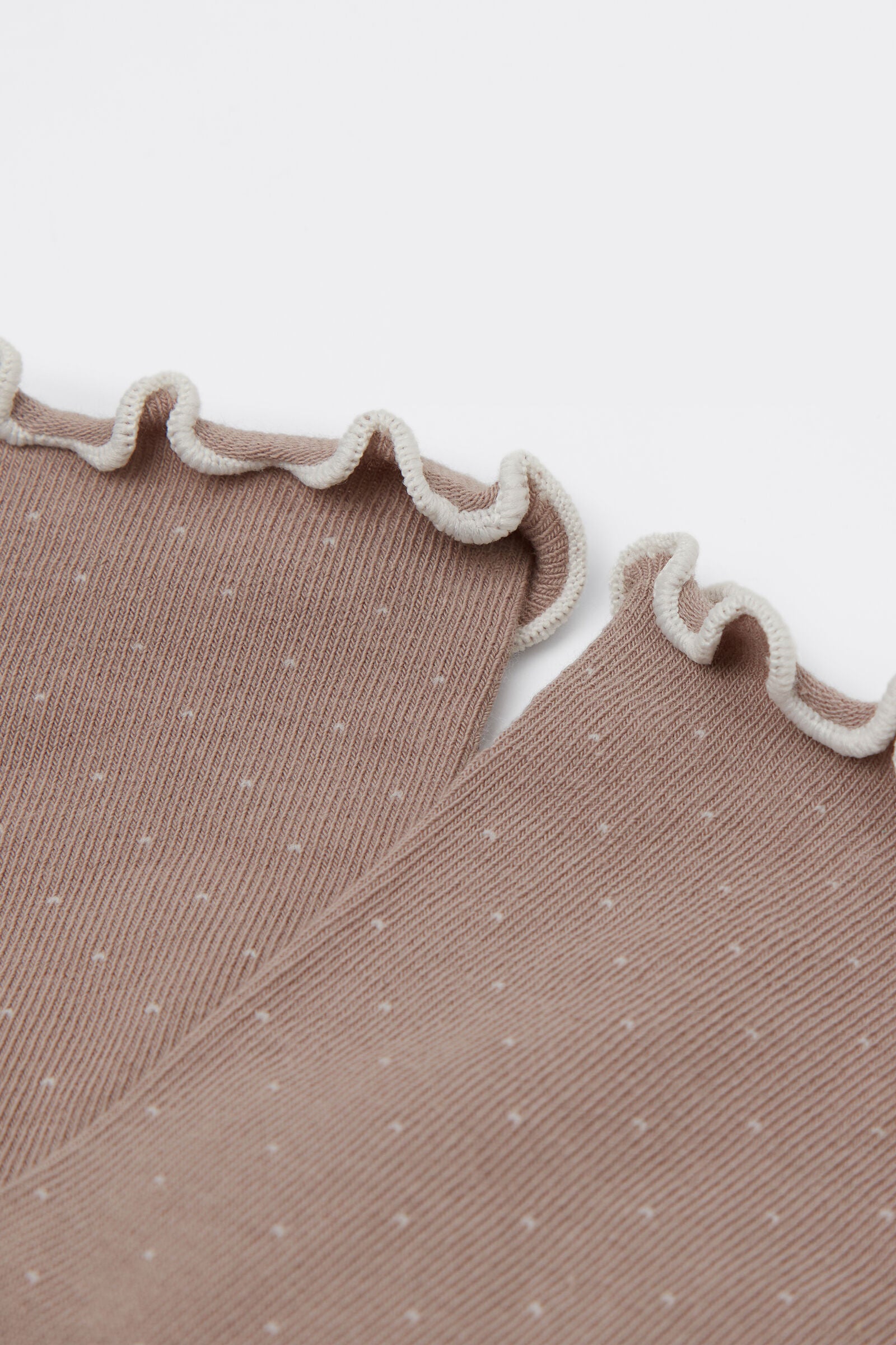 גרביים עם סיומת מסולסלת Micro Polka Dot