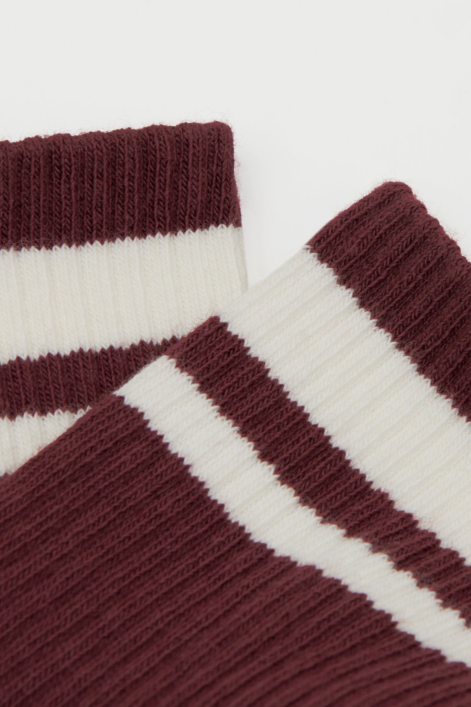 גרבי ספורט בטקסטורת ריב