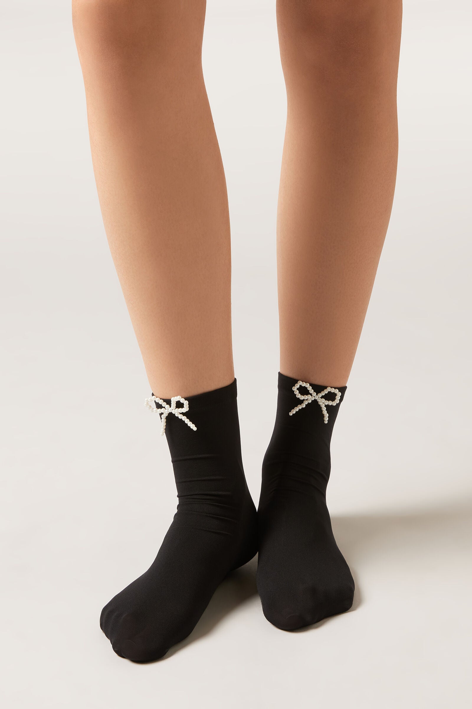 גרביים עם אפליקציית פפיון פנינים