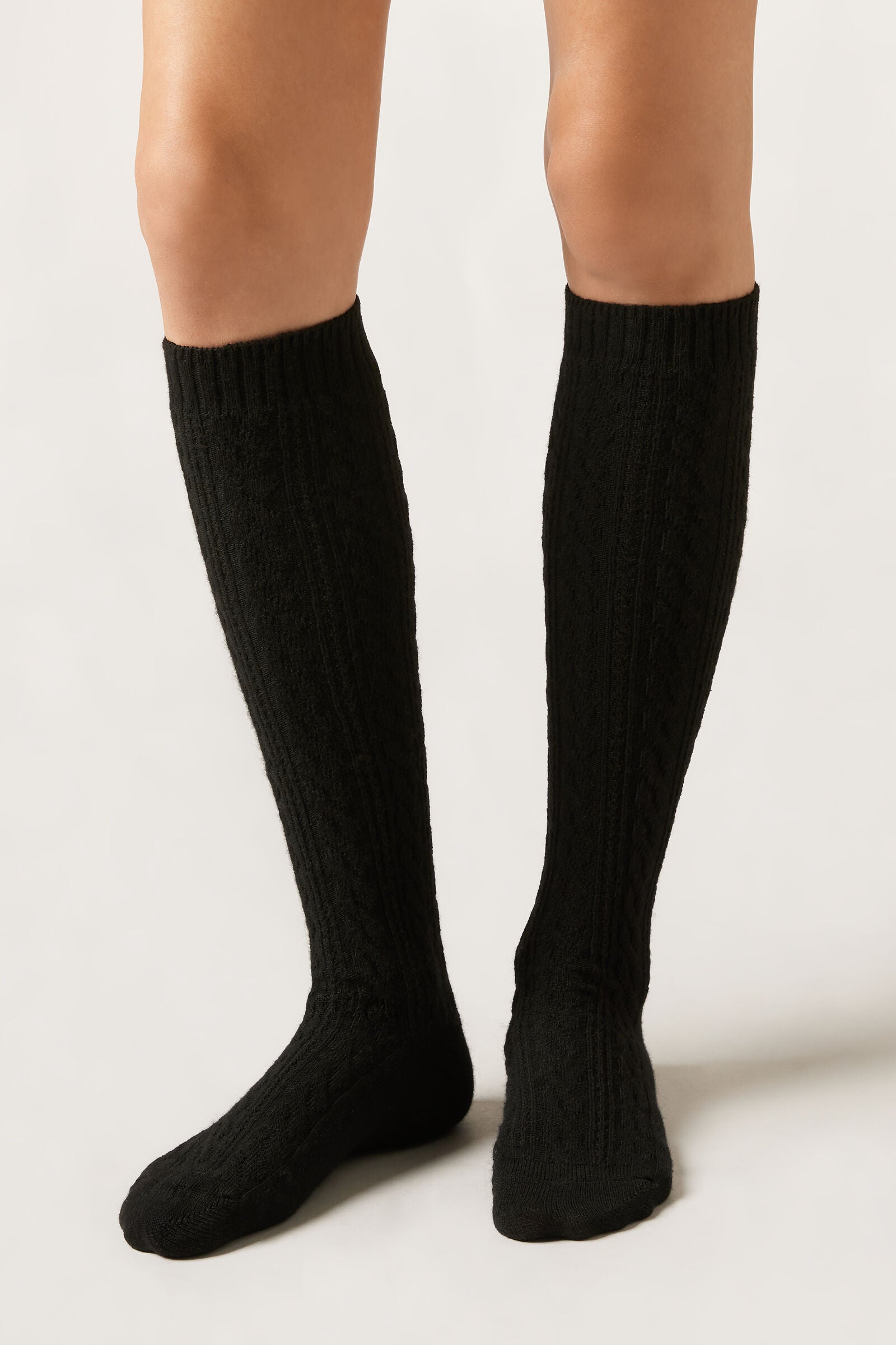 גרבי קשמיר גבוהות בדוגמת צמות