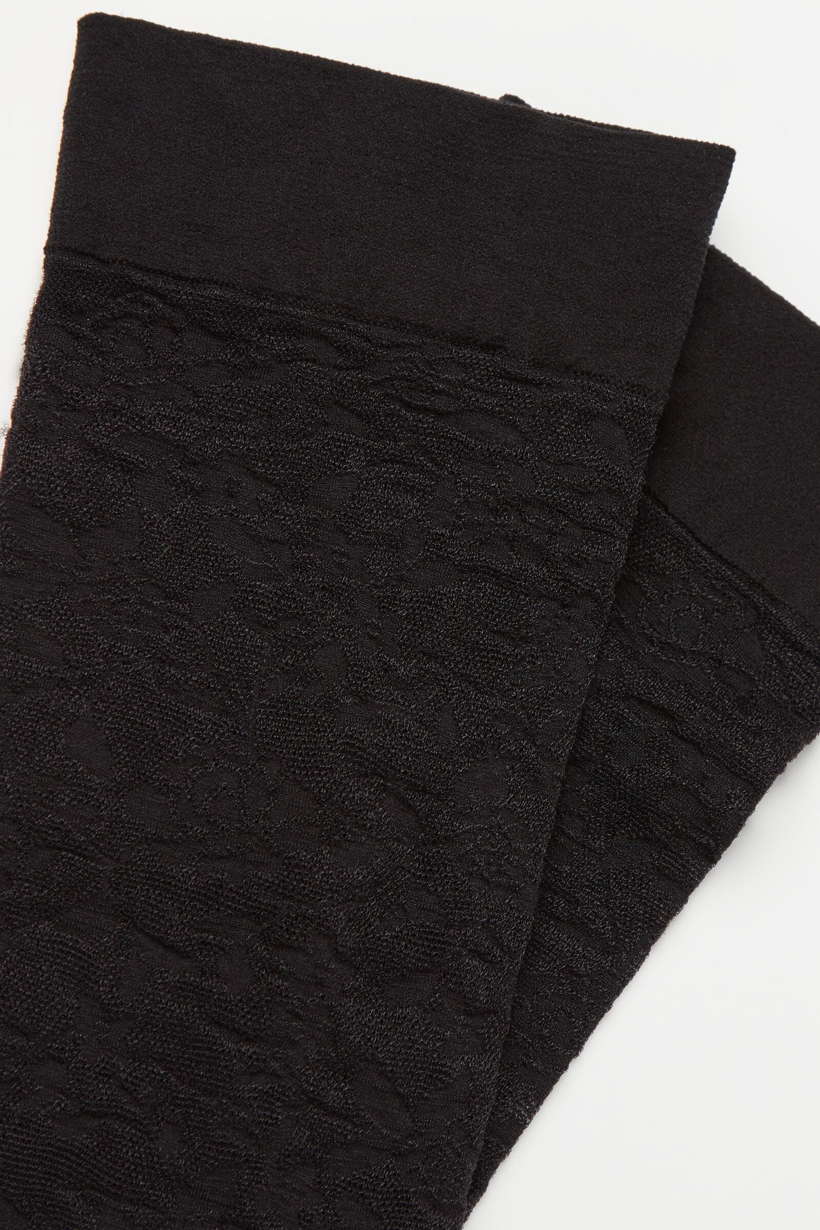 גרביים עד הברך מבד תחרה