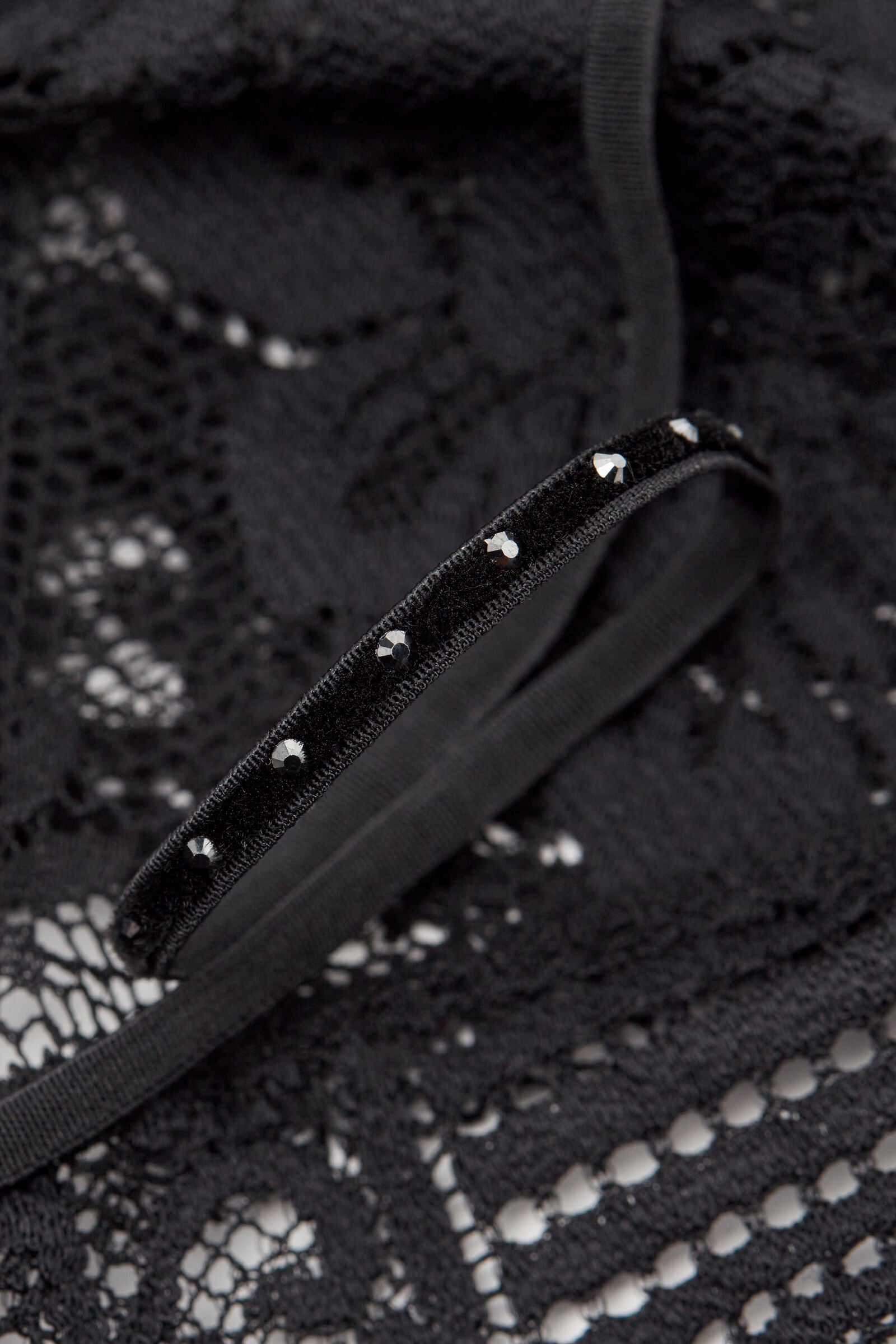 מחוך משולב חגורת ביריות THE WOMAN FATAL