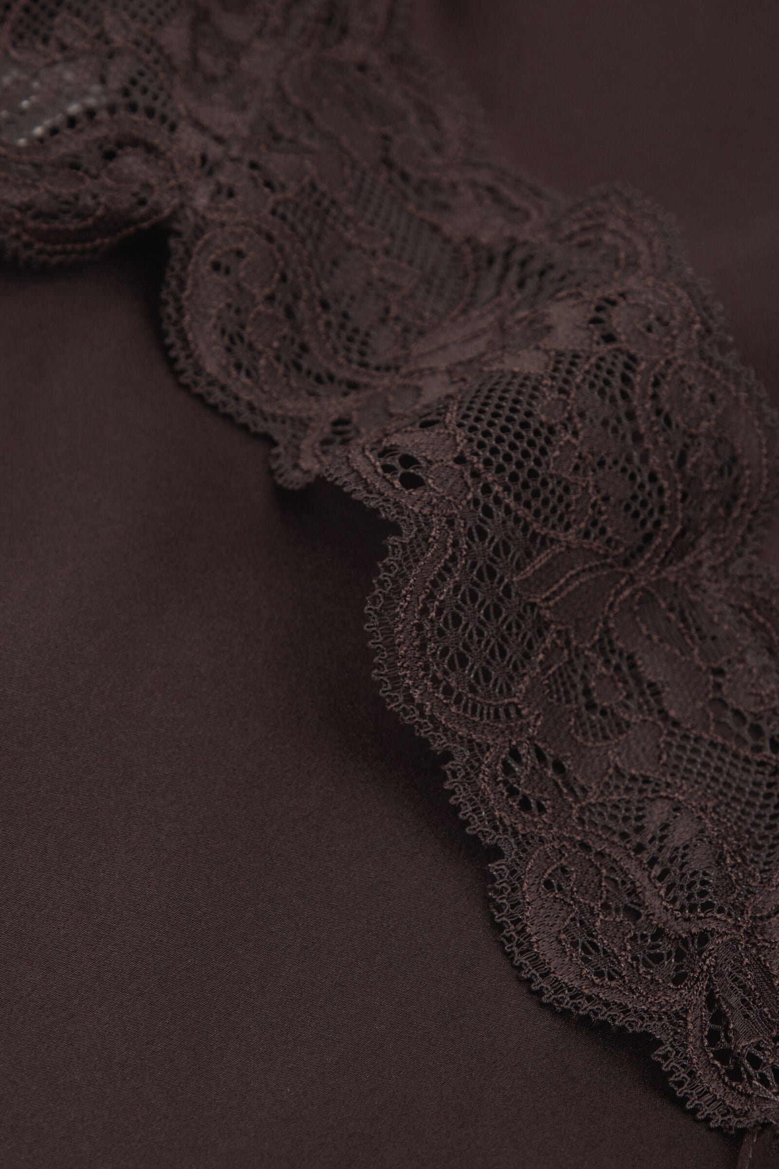 שמלת מיני סליפ בגימורי תחרה