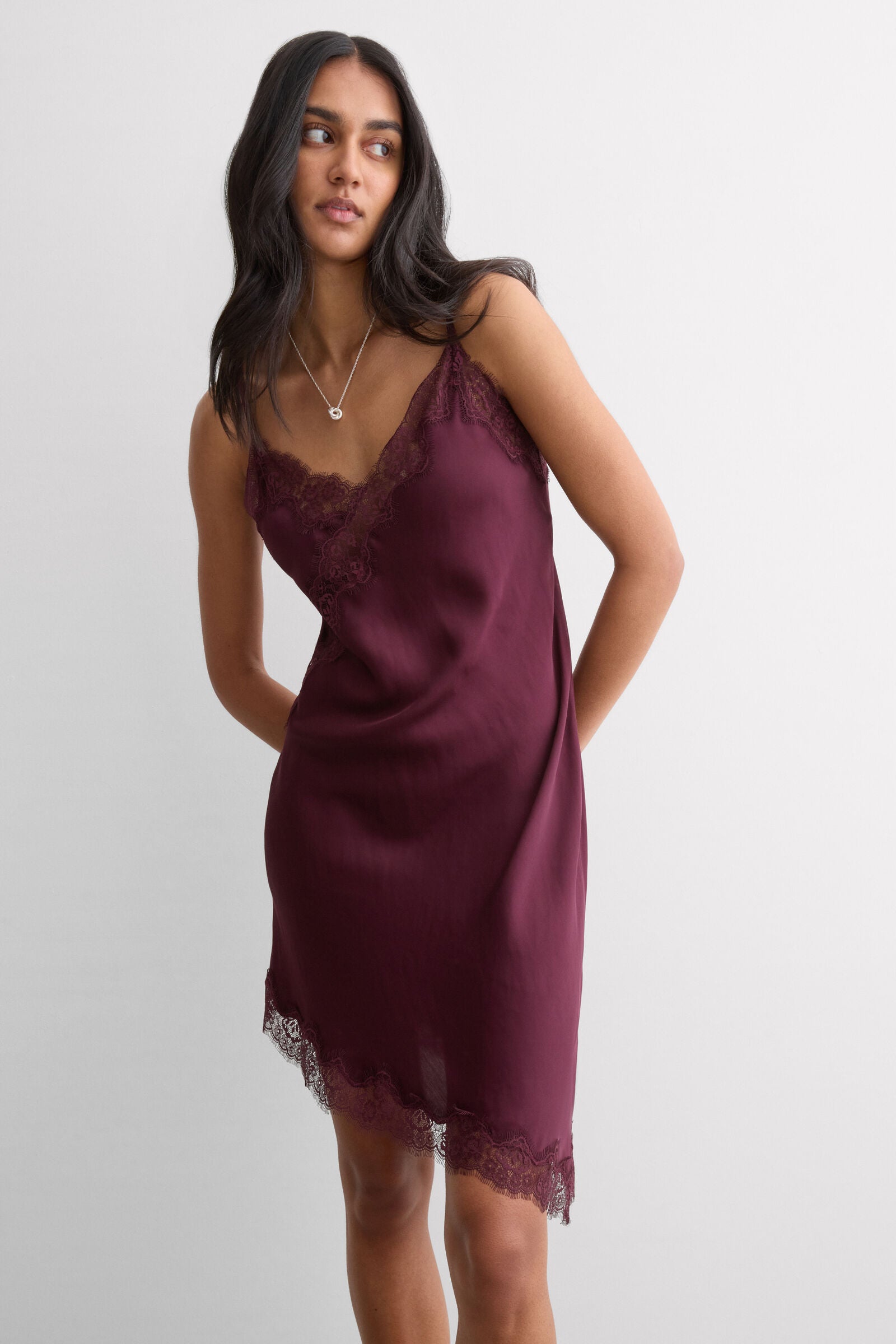 שמלת סטן אסימטרית