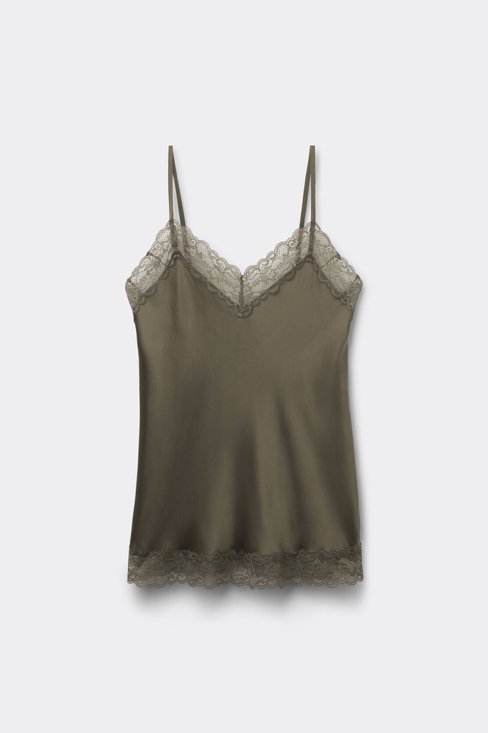 גופיית משי ותחרה