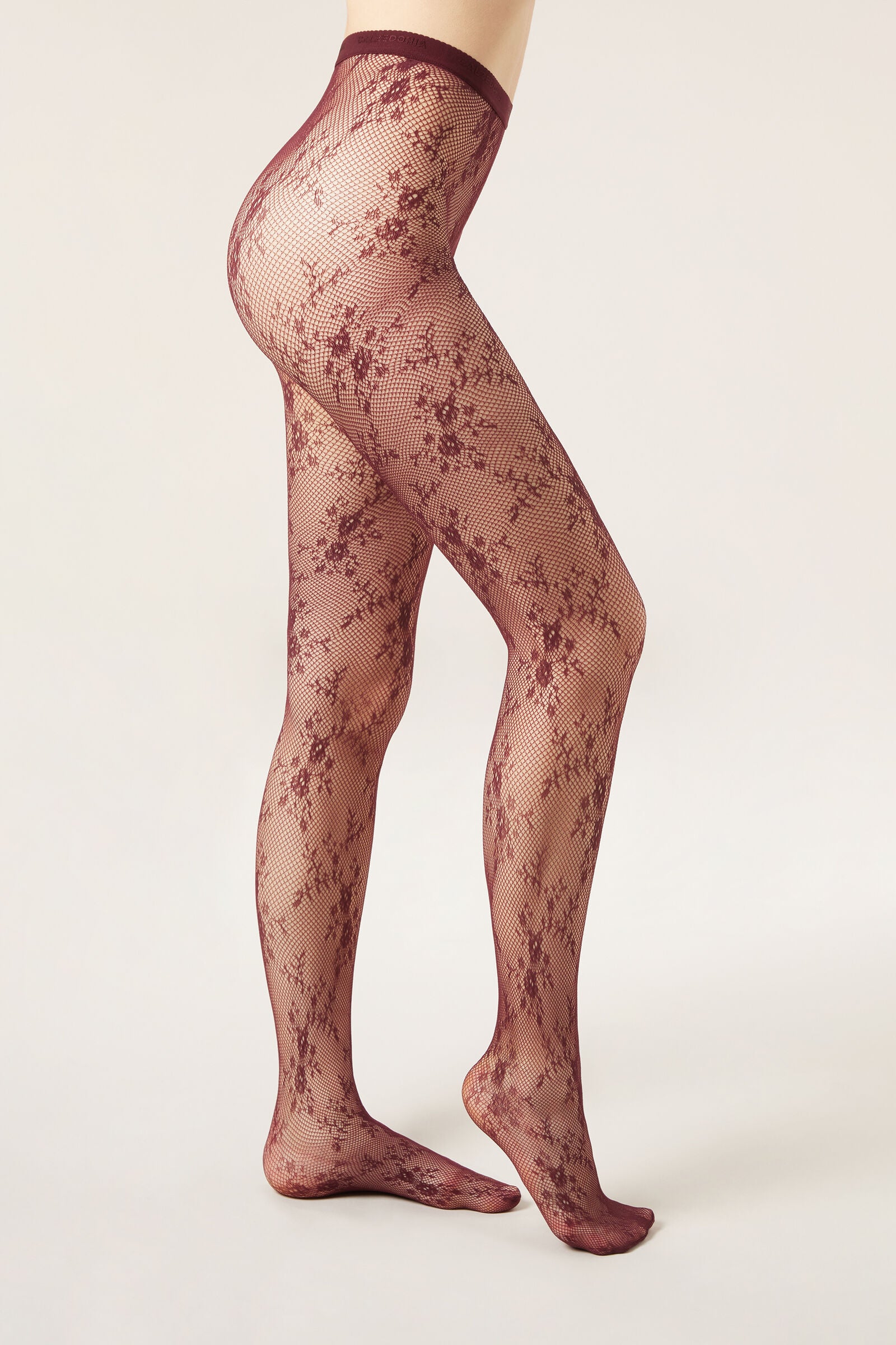 גרביוני תחרה פרחוניים