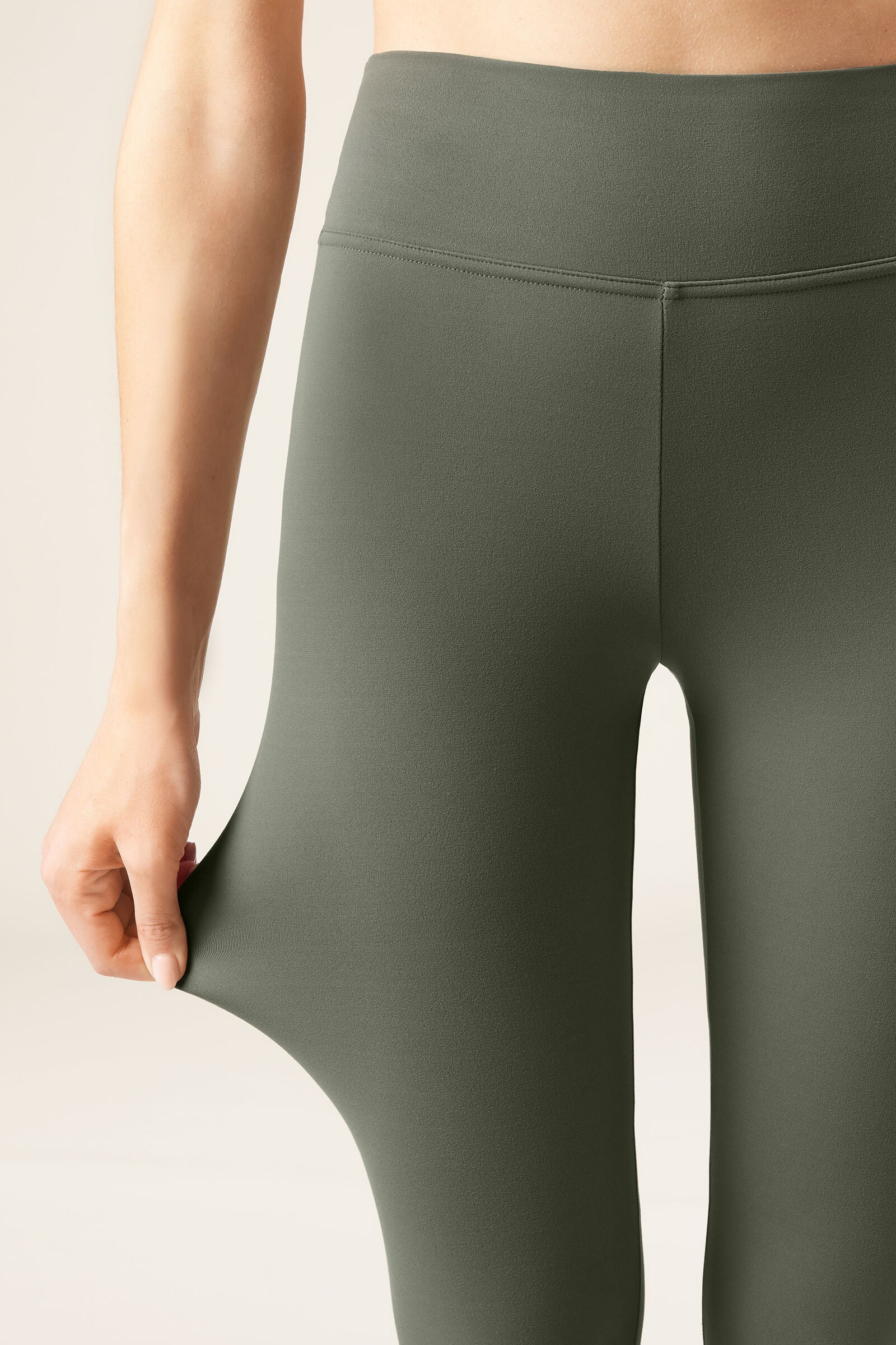 טייץ First Class