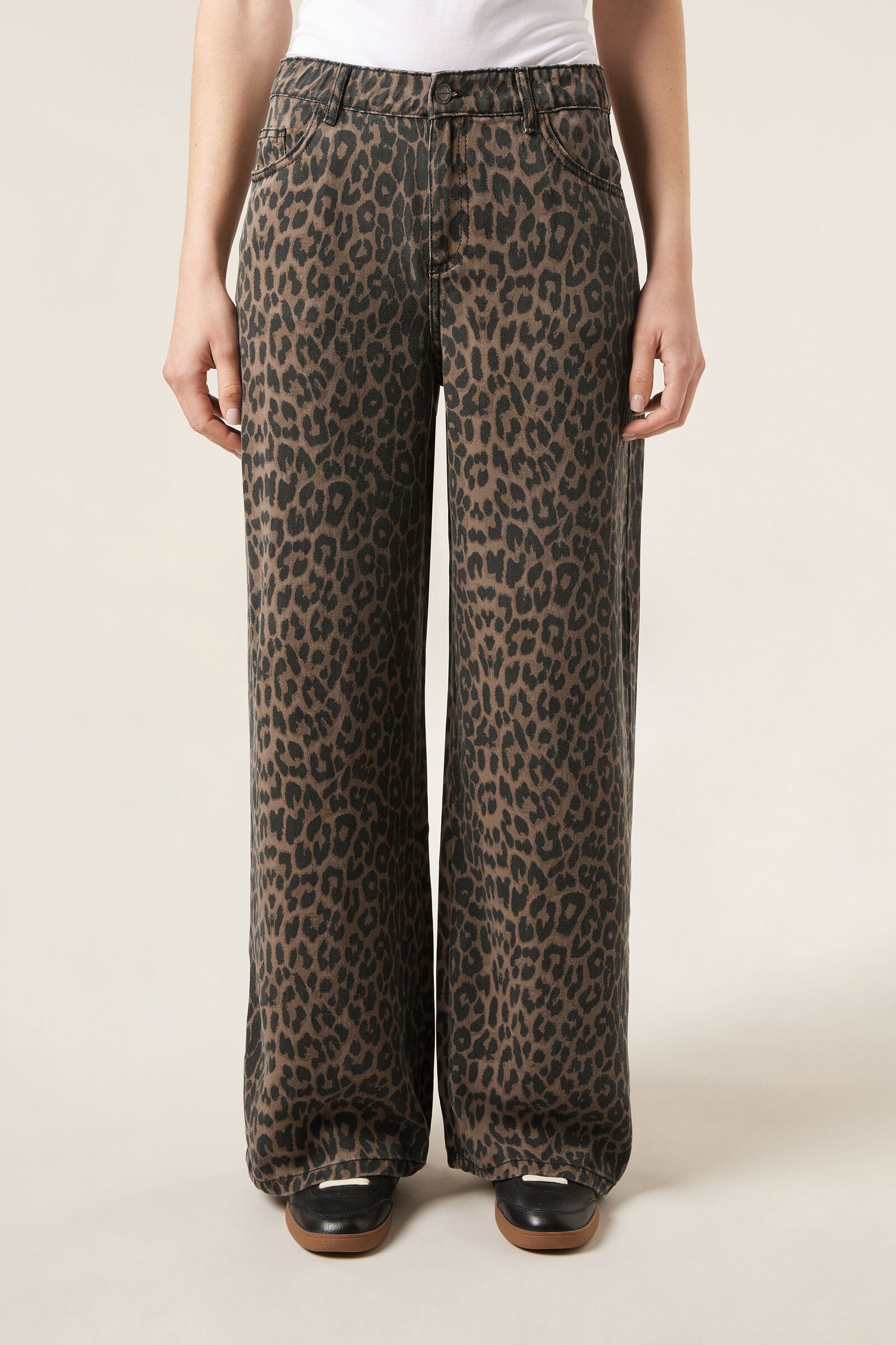 ג'ינס בגזרת רגל רחבה Ultra Soft