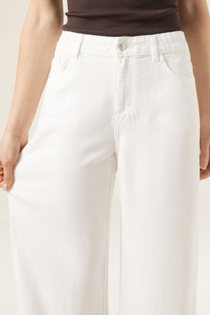 ג'ינס בגזרת רגל רחבה Ultra Soft