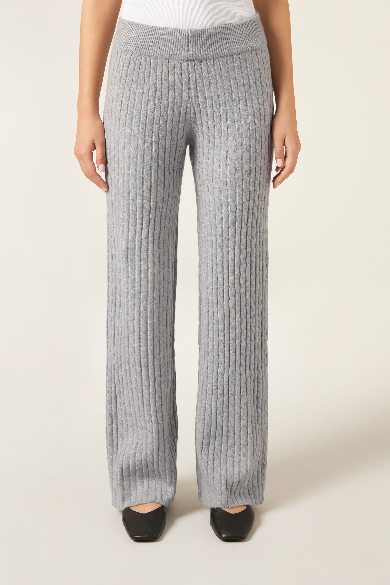 מכנסי צמות מתרחבים