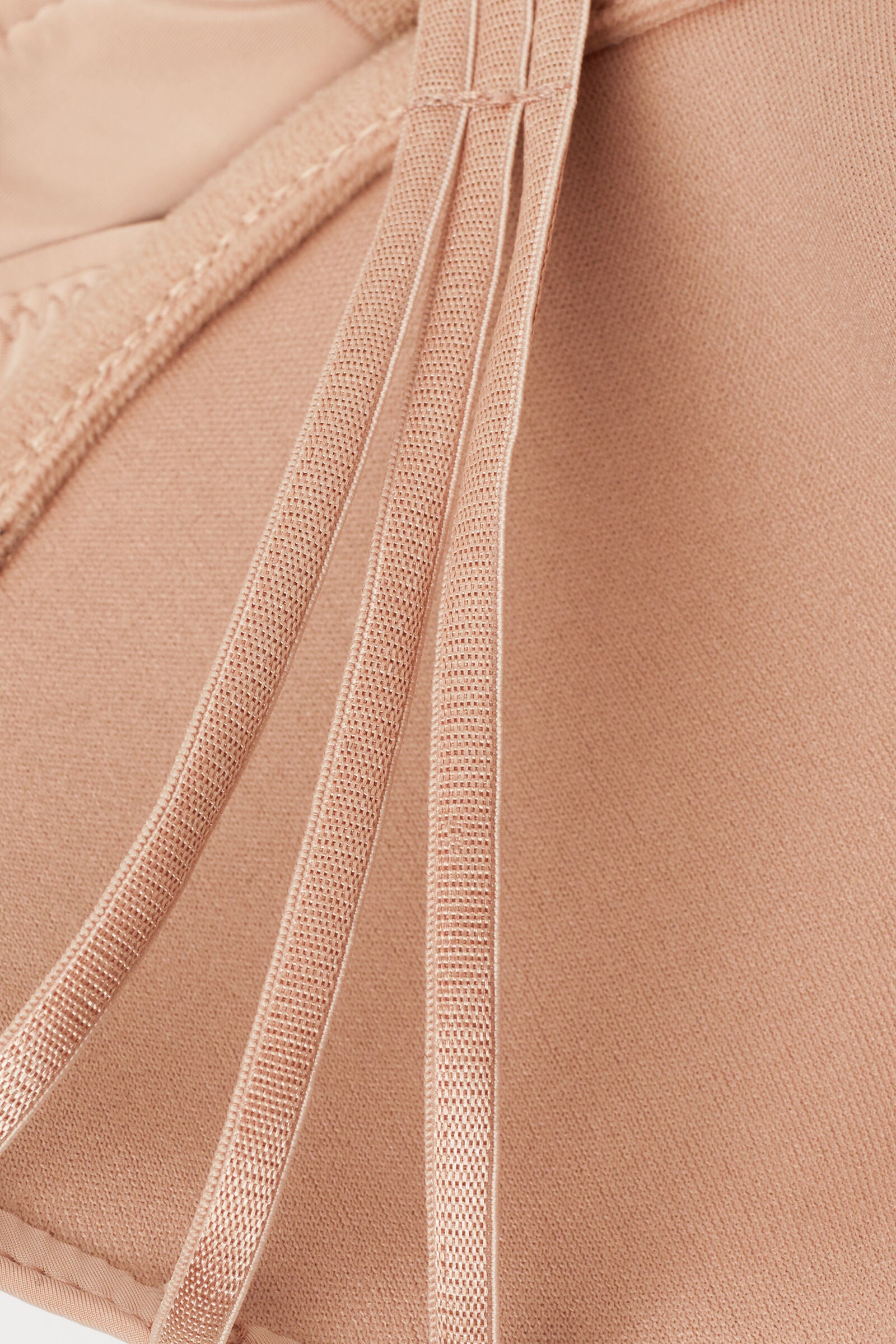 חזיית בלקונט Ilenia  אולטרה-לייט מיקרופייבר