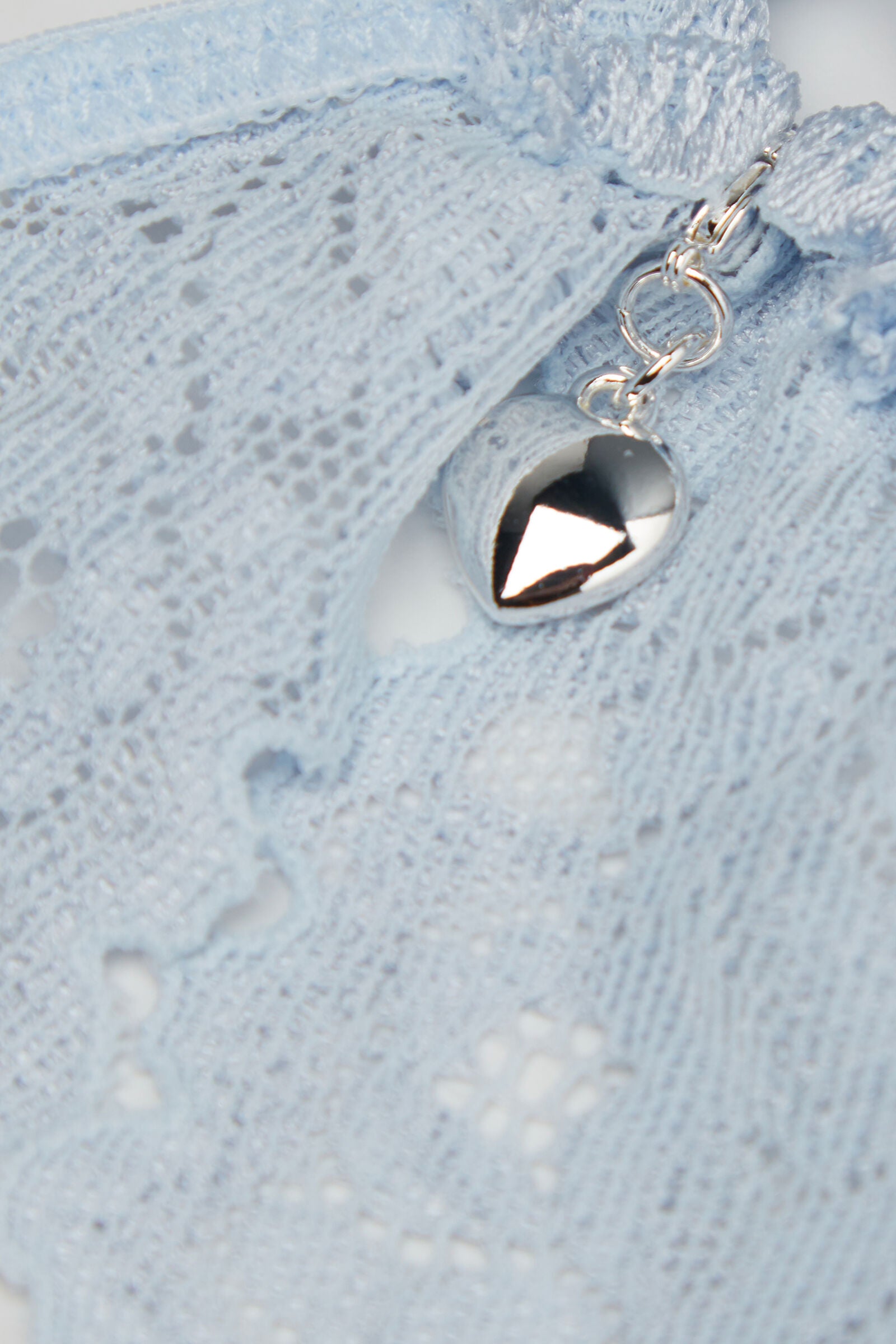 חזיית פוש אפ משי ותחרה Monica Silky Flowers