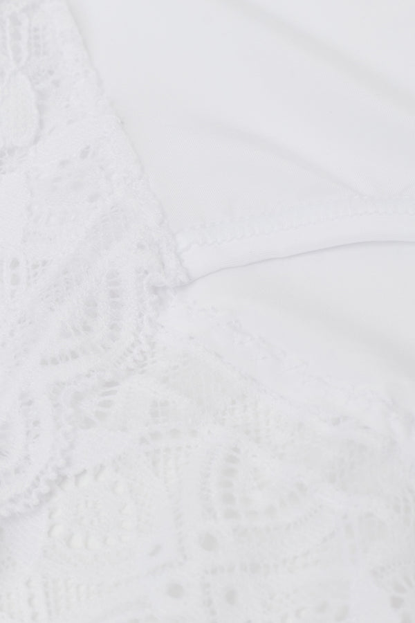 תחתוני תחרה בגזרה גבוהה בשילוב Ultralight Microfibre