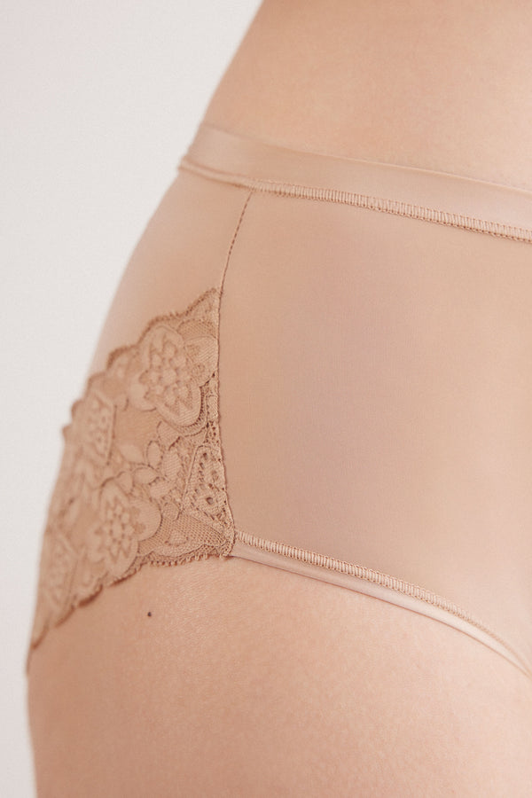תחתונים מיקרופייבר תחרה High-Waisted